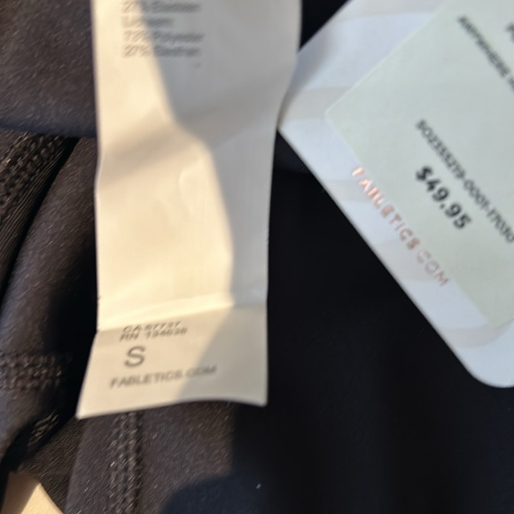 Womens Fabletics Workout shorts - Picture 5 of 6